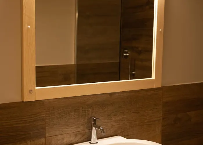 Il Vecchio Ippocastano (adults Only) * カーシャ