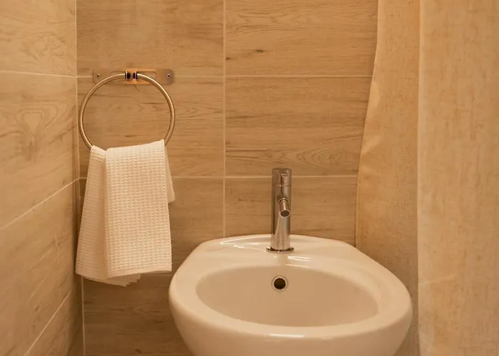 Il Vecchio Ippocastano (adults Only) カーシャ